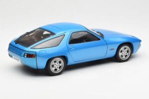 Porsche 928 Blå AUTOart 1:18 77901 Metall — bild 3 av 8