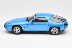 Porsche 928 Blå AUTOart 1:18 77901 Metall — bild 4 av 8