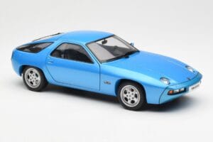 Porsche 928 Blå AUTOart 1:18 77901 Metall — bild 6 av 8