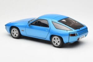 Porsche 928 Blå AUTOart 1:18 77901 Metall — bild 7 av 8