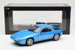Porsche 928 Blå AUTOart 1:18 77901 Metall — bild 8 av 8