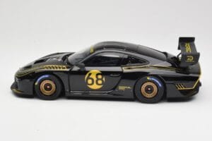Porsche 935/19 Svart med Guldfärgade Ränder Minichamps 1:18 155067568 Metall — bild 3 av 6