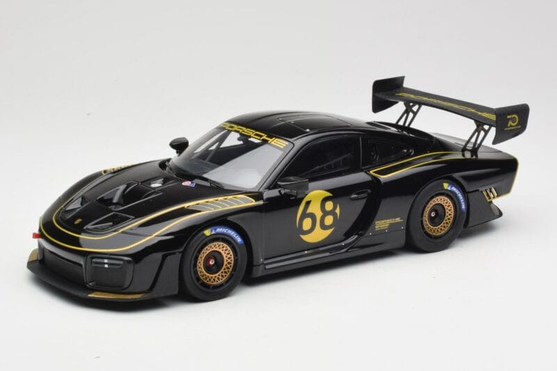 Porsche 935/19 Svart med Guldfärgade Ränder Minichamps 1:18 155067568 Metall