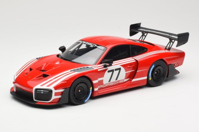 Porsche 935/19 Röd med Vita Ränder Minichamps 1:18 155067577 Metall