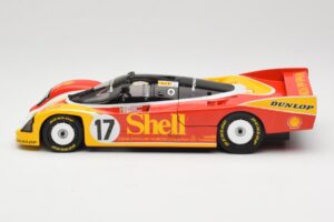 Porsche 962C Group C #17 D. Bell / H-J. Stuck / K. Ludwig 24 Hours of Le Mans 1988 Universal Hobbies 1:18 4704 Metall — bild 4 av 8
