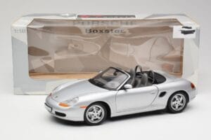 Porsche Boxster 986 Cabriolet Arctic Silver Metallic UT Models 1:18 27852 Metall — bild 8 av 8