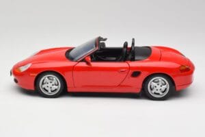 Porsche Boxster S 986 Guards Röd UT Models 1:18 27861-M1 Metall — bild 4 av 8