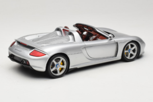 Porsche Carrera GT Silver Metallic Minichamps 1:18 WAP02103014 Metall — bild 3 av 8