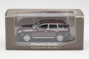 Porsche Cayenne 955 Turbo Mörkröd Minichamps 1:43 WAPC2000113 Metall — bild 4 av 4
