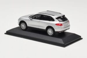 Porsche Cayenne 958 Silver Minichamps 1:43 WAP0200020B Metall — bild 3 av 4