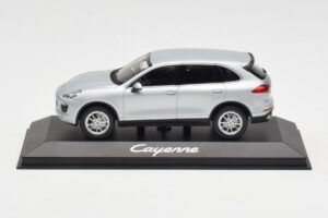 Porsche Cayenne 958 Silver Minichamps 1:43 WAP0200020E Metall
