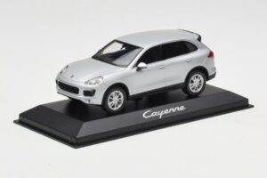 Porsche Cayenne 958 Silver Minichamps 1:43 WAP0200020E Metall — bild 2 av 4