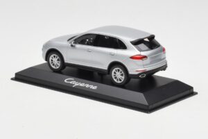 Porsche Cayenne 958 Silver Minichamps 1:43 WAP0200020E Metall — bild 3 av 4