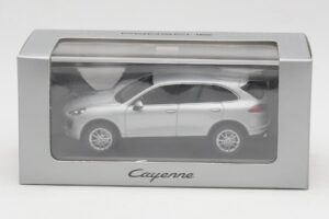Porsche Cayenne 958 Silver Minichamps 1:43 WAP0200020E Metall — bild 4 av 4