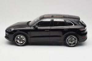 Porsche Cayenne 958 Turbo S Svart Minichamps 1:18 155066070 Metall — bild 3 av 6