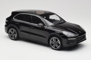 Porsche Cayenne 958 Turbo S Svart Minichamps 1:18 155066070 Metall — bild 4 av 6