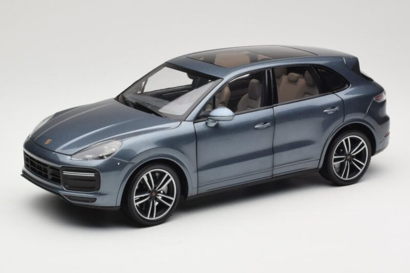Porsche Cayenne 958 Turbo S Blue Metallic Minichamps 1:18 110066070 Metall