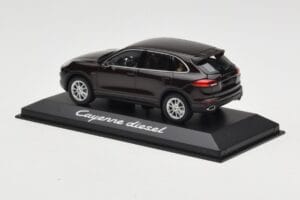 Porsche Cayenne 958 Diesel Acajou Brown Minichamps 1:43 WAP0200030E Metall — bild 3 av 4