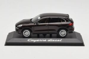 Porsche Cayenne 958 Diesel Acajou Brown Minichamps 1:43 WAP0200030E Metall