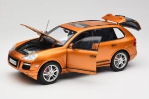 Porsche Cayenne GTS Lava Orange Norev 1:18 187535 Metall — bild 2 av 8