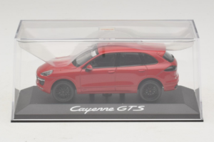 Porsche Cayenne 958 GTS Röd Minichamps 1:43 WAP0200070E Metall — bild 4 av 5