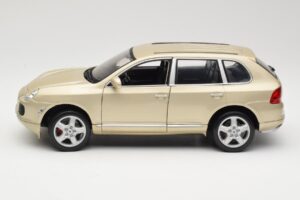 Porsche Cayenne S 955 Beige Maisto 1:18 WAPC2100213 Metall — bild 4 av 8