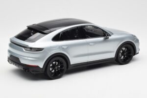 Porsche Cayenne E3 S Coupe Dolo Silver Norev 1:18 WAP0213220K Metall — bild 2 av 6