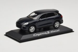 Porsche Cayenne 958 S Diesel Blue Metallic Minichamps 1:43 WAP0200080E Metall — bild 2 av 4