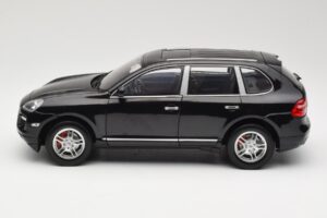 Porsche Cayenne Turbo 957 Svart Norev 1:18 WAP02112317 Metall — bild 4 av 8