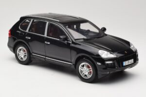 Porsche Cayenne Turbo 957 Svart Norev 1:18 WAP02112317 Metall — bild 6 av 8