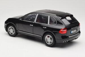 Porsche Cayenne Turbo 957 Svart Norev 1:18 WAP02112317 Metall — bild 7 av 8