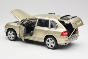 Porsche Cayenne Turbo 955 Beige Maisto 1:18 WAP02100113 Metall — bild 5 av 8