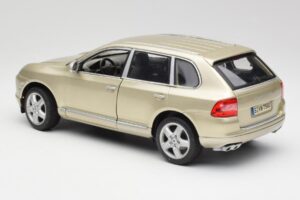Porsche Cayenne Turbo 955 Beige Maisto 1:18 WAP02100113 Metall — bild 7 av 8