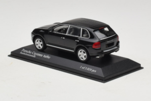 Porsche Cayenne 955 Turbo Black Metallic Minichamps 1:43 400061080 Metall — bild 3 av 5