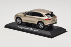 Porsche Cayenne 958 Turbo Guld Minichamps 1:43 WAP0200050E Metall — bild 3 av 4