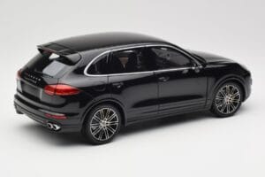 Porsche Cayenne Turbo S 958 Black Metallic Minichamps 1:18 110064000 Metall — bild 3 av 8