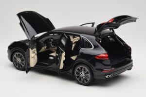 Porsche Cayenne Turbo S 958 Black Metallic Minichamps 1:18 110064000 Metall — bild 5 av 8