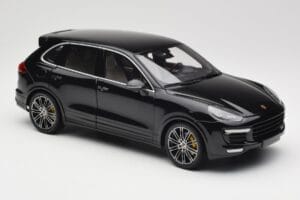 Porsche Cayenne Turbo S 958 Black Metallic Minichamps 1:18 110064000 Metall — bild 6 av 8