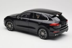 Porsche Cayenne Turbo S 958 Black Metallic Minichamps 1:18 110064000 Metall — bild 7 av 8