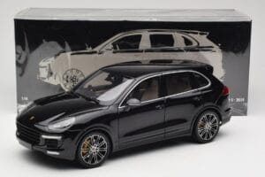 Porsche Cayenne Turbo S 958 Black Metallic Minichamps 1:18 110064000 Metall — bild 8 av 8