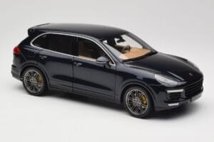 Porsche Cayenne Turbo S 958 Blue Metallic Minichamps 1:18 110064001 Metall — bild 6 av 8