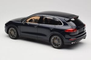 Porsche Cayenne Turbo S 958 Blue Metallic Minichamps 1:18 110064001 Metall — bild 7 av 8
