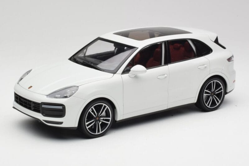 Porsche Cayenne 9YA Turbo Vit Metallic Minichamps 1:18 155042560 Metall