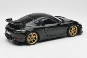 Porsche Cayman GT4 RS 982 Weissach Package Brewster Green Norev 1:18 187250 Metall — bild 3 av 8