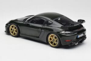 Porsche Cayman GT4 RS 982 Weissach Package Brewster Green Norev 1:18 187250 Metall — bild 7 av 8