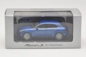 Porsche Macan 95B S Blå World Premiere Minichamps 1:43 WAP0201550E Metall — bild 4 av 4
