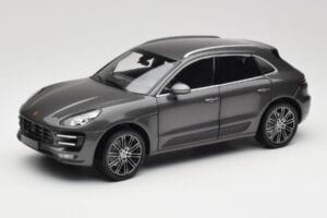Porsche Macan Turbo 95B Grey Metallic Minichamps 1:18 110062501 Metall