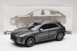 Porsche Macan Turbo 95B Grey Metallic Minichamps 1:18 110062501 Metall — bild 8 av 8