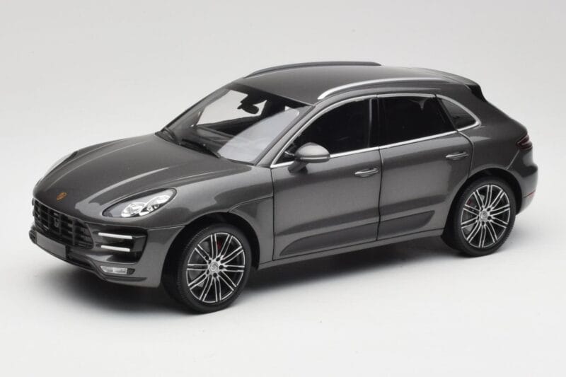 Porsche Macan Turbo 95B Grey Metallic Minichamps 1:18 110062501 Metall