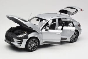 Porsche Macan Turbo 95B Silver Minichamps 1:18 110062504 Metall — bild 2 av 8